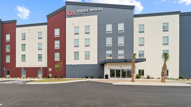 Candlewood Suits Perry- Natl. Fairground Exterior