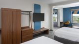 Holiday Inn Express & Suites Room