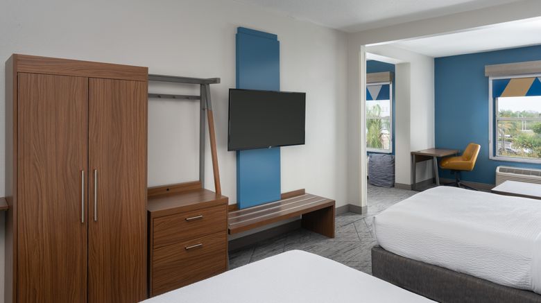 <b>Holiday Inn Express & Suites Room</b>. Images powered by <a href="https://www.leonardoworldwide.com/" title="Leonardo Worldwide" target="_blank">Leonardo</a>.