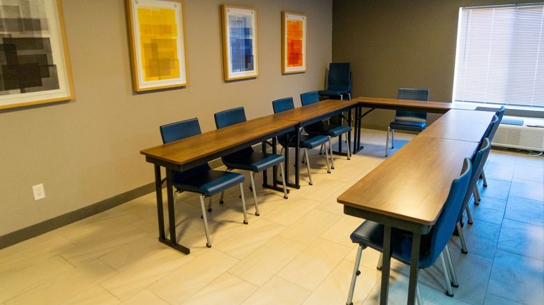 <b>Holiday Inn Express Meeting</b>. Images powered by <a href="https://www.leonardoworldwide.com/" title="Leonardo Worldwide" target="_blank">Leonardo</a>.