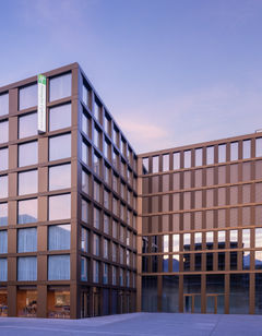 Holiday Inn Exp  Suites Sion