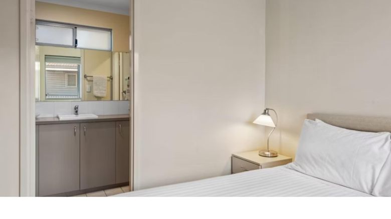 <b>Discovery Parks Port Hedland Room</b>. Images powered by <a href="https://www.leonardoworldwide.com/" title="Leonardo Worldwide" target="_blank">Leonardo</a>.