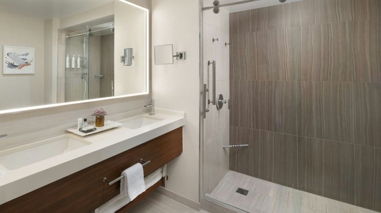 <b>Fort Lauderdale Marriott Harbor Beach Room</b>. Images powered by <a href="https://www.leonardoworldwide.com/" title="Leonardo Worldwide" target="_blank">Leonardo</a>.