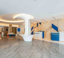 Holiday Inn Exp PVG Zhuqiao Exterior