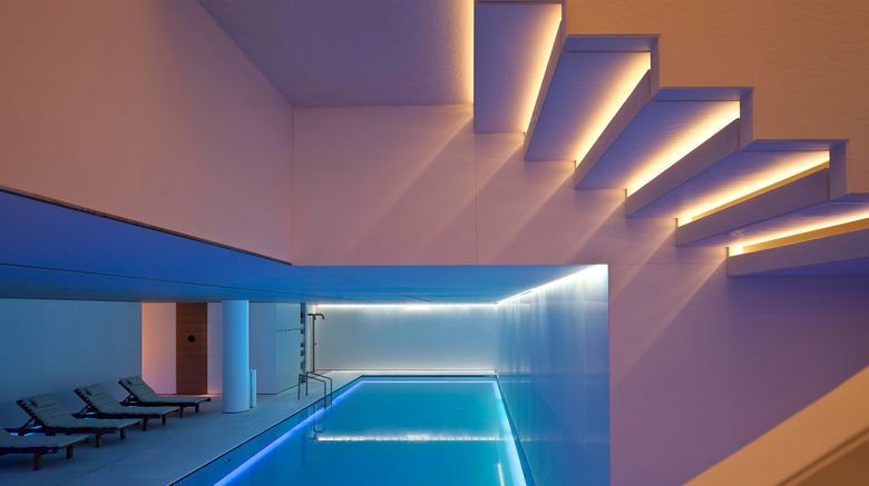 <b>Mandarin Oriental Conservatorium, Amster Pool</b>. Images powered by <a href="https://www.leonardoworldwide.com/" title="Leonardo Worldwide" target="_blank">Leonardo</a>.