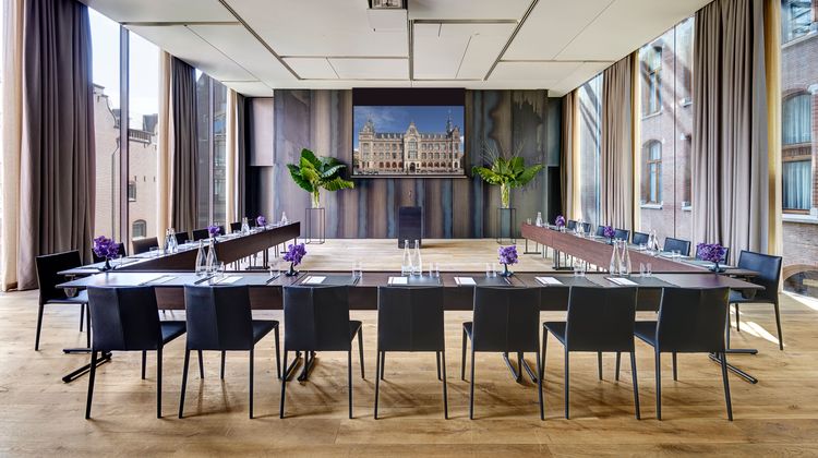 Mandarin Oriental Conservatorium, Amster Meeting