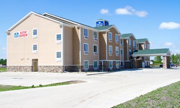 Cobblestone Hotel & Suites Devils Lake