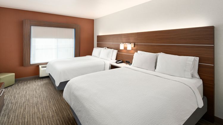 Holiday Inn Express Suite