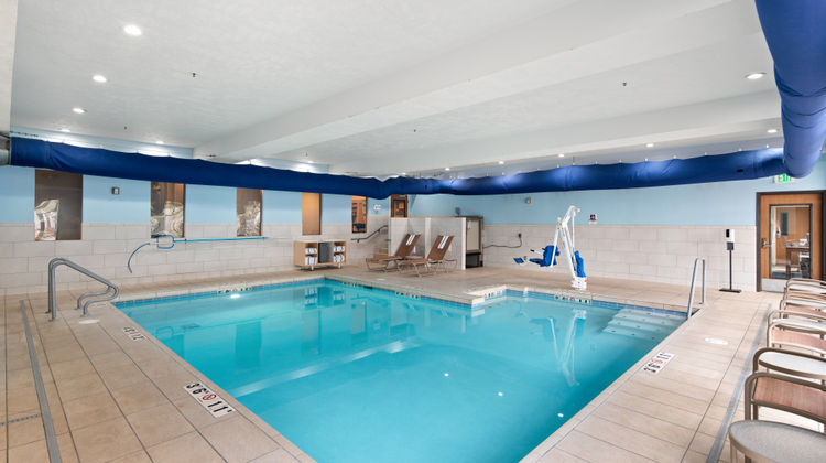 Holiday Inn Express Pool