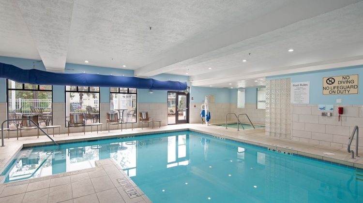 Holiday Inn Express Pool