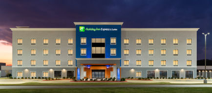 Holiday Inn Express & Suites Forrest Cit Exterior