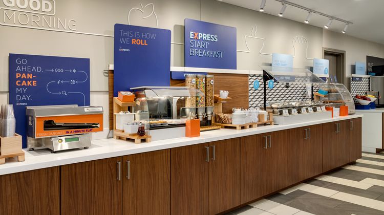 Holiday Inn Express & Suites Forrest Cit Restaurant