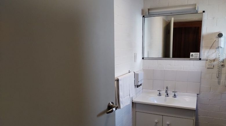 <b>Junction Motel Wagga Room</b>. Images powered by <a href="https://www.leonardoworldwide.com/" title="Leonardo Worldwide" target="_blank">Leonardo</a>.