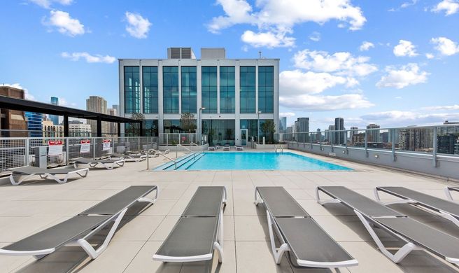 Kasa River North Chicago Exterior