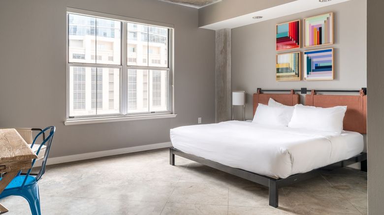 <b>Kasa Downtown Austin Room</b>. Images powered by <a href="https://www.leonardoworldwide.com/" title="Leonardo Worldwide" target="_blank">Leonardo</a>.