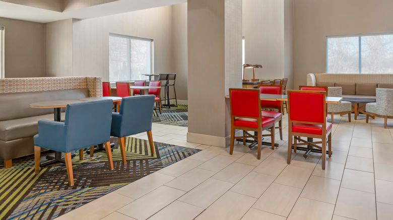 <b>Holiday Inn Express/Suites Louisville S Exterior</b>. Images powered by <a href="https://www.leonardoworldwide.com/" title="Leonardo Worldwide" target="_blank">Leonardo</a>.