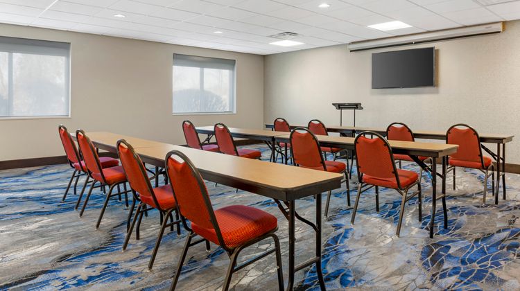 Holiday Inn Express/Suites Louisville S Meeting