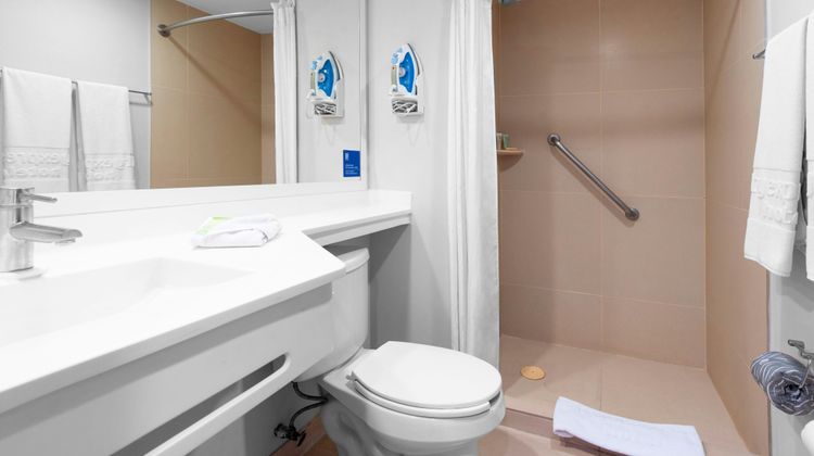 City Express by Marriott Room