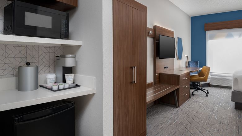 <b>Holiday Inn Express & Suites Bentonville Room</b>. Images powered by <a href="https://www.leonardoworldwide.com/" title="Leonardo Worldwide" target="_blank">Leonardo</a>.