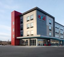 avid hotel Oak Creek Exterior