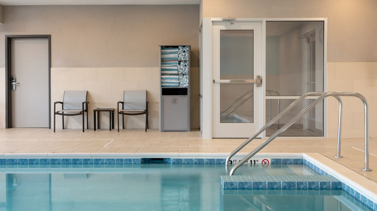 avid hotel Oak Creek Pool