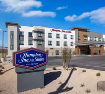 Hampton Inn & Suites Cottonwood Exterior