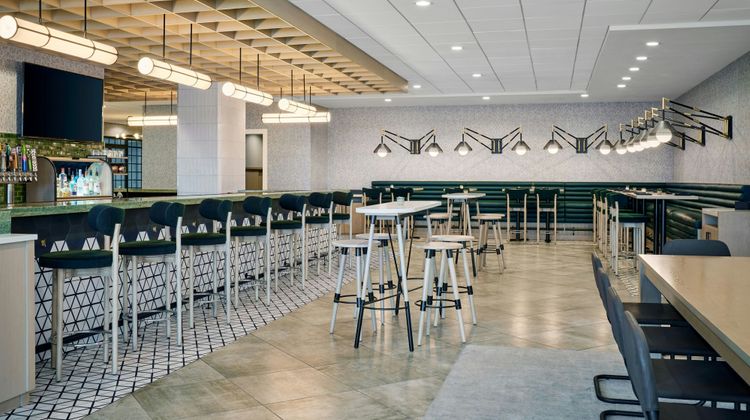 Delta Hotels Muskegon Convention Center Restaurant