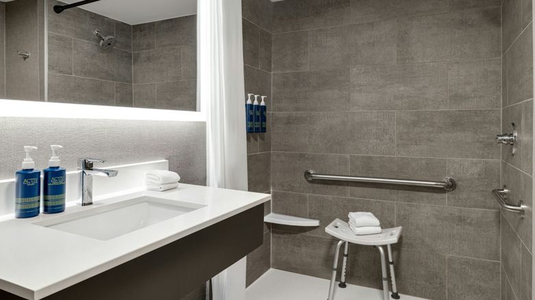 <b>Four Points by Sheraton Columbus-Polaris Room</b>. Images powered by <a href="https://www.leonardoworldwide.com/" title="Leonardo Worldwide" target="_blank">Leonardo</a>.