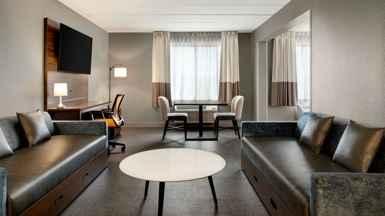 Four Points by Sheraton Columbus-Polaris Suite