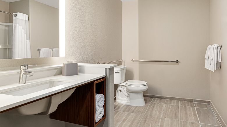 <b>Holiday Inn Express & Suites Hayward Room</b>. Images powered by <a href="https://www.leonardoworldwide.com/" title="Leonardo Worldwide" target="_blank">Leonardo</a>.