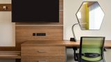 Holiday Inn Express & Suites Hayward Room