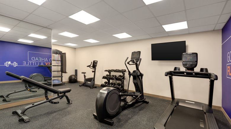 <b>Holiday Inn Express & Suites Hayward Health Club</b>. Images powered by <a href="https://www.leonardoworldwide.com/" title="Leonardo Worldwide" target="_blank">Leonardo</a>.