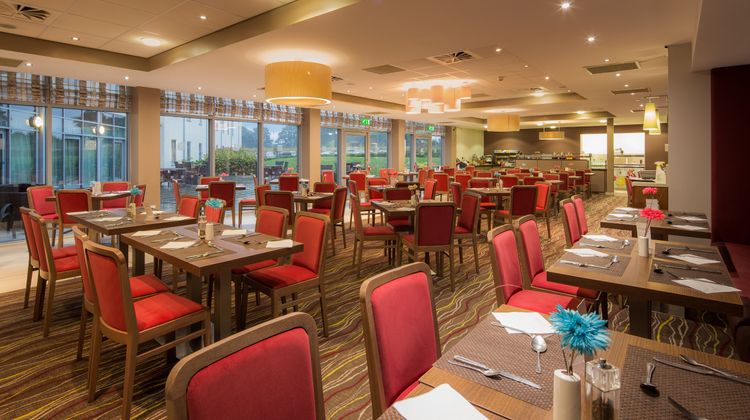 Holiday Inn London Luton North Restaurant