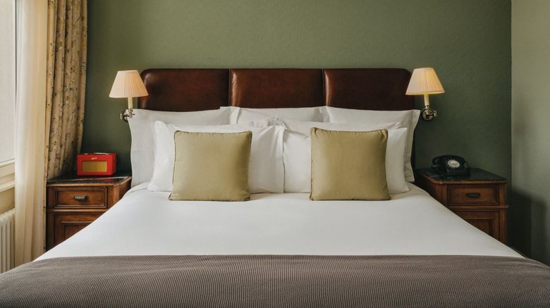<b>Soho House Berlin Room</b>. Images powered by <a href="https://www.leonardoworldwide.com/" title="Leonardo Worldwide" target="_blank">Leonardo</a>.