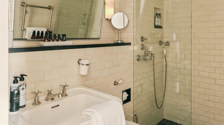 <b>Soho House Berlin Room</b>. Images powered by <a href="https://www.leonardoworldwide.com/" title="Leonardo Worldwide" target="_blank">Leonardo</a>.