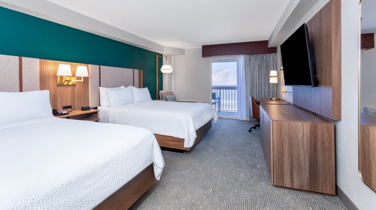 Holiday Inn Hotel & Suites Room