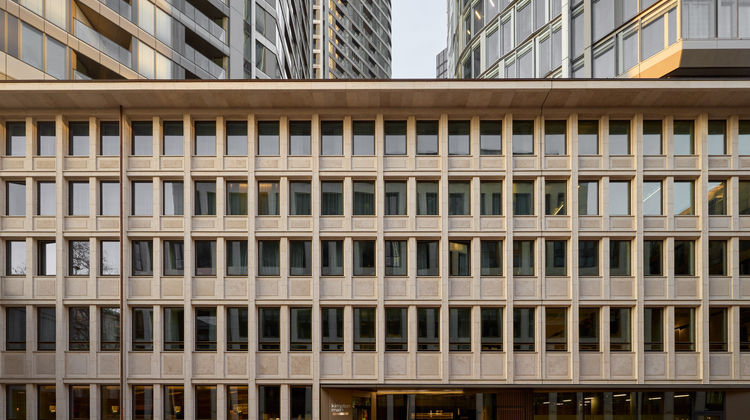 Kimpton Main Frankfurt Exterior