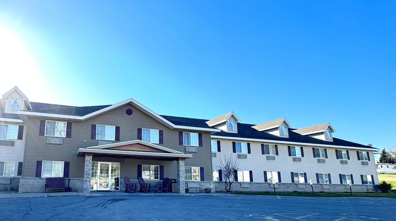 Country Trails Inn  and  Suites Exterior. Images powered by <a href="https://www.leonardoworldwide.com" target="_blank" rel="noopener">Leonardo</a>.