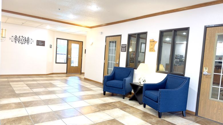 <b>Country Trails Inn & Suites Lobby</b>. Images powered by <a href="https://www.leonardoworldwide.com/" title="Leonardo Worldwide" target="_blank">Leonardo</a>.