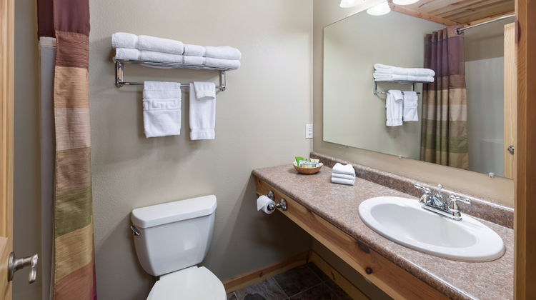 Rock Crest Lodge Room