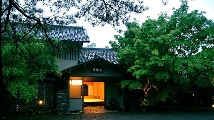 Monjusou Exterior