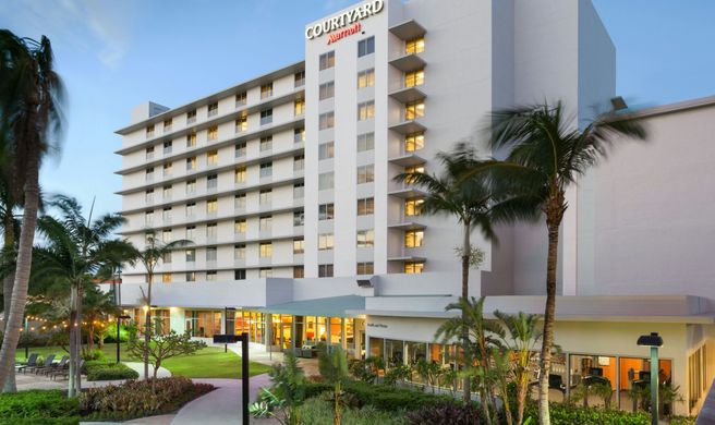 Courtyard by Marriott Miami Airport Exterior