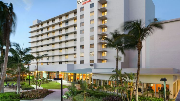 Courtyard by Marriott Miami Airport Exterior