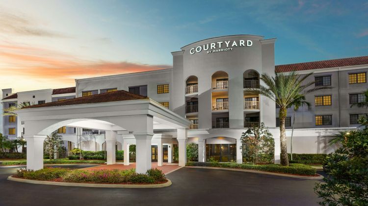Courtyard Stuart Exterior