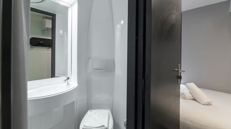 <b>easyHotel London Victoria Room</b>. Images powered by <a href="https://www.leonardoworldwide.com/" title="Leonardo Worldwide" target="_blank">Leonardo</a>.
