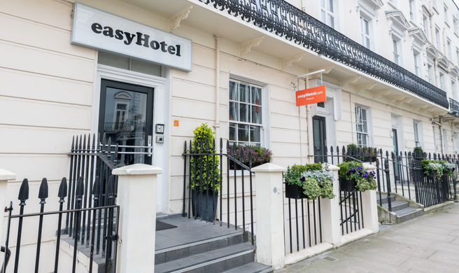 easyHotel London Victoria Exterior