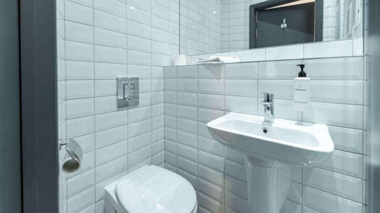<b>easyHotel London Victoria Room</b>. Images powered by <a href="https://www.leonardoworldwide.com/" title="Leonardo Worldwide" target="_blank">Leonardo</a>.