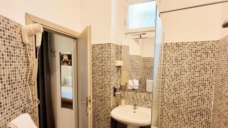 <b>Hotel Astoria Room</b>. Images powered by <a href="https://www.leonardoworldwide.com/" title="Leonardo Worldwide" target="_blank">Leonardo</a>.