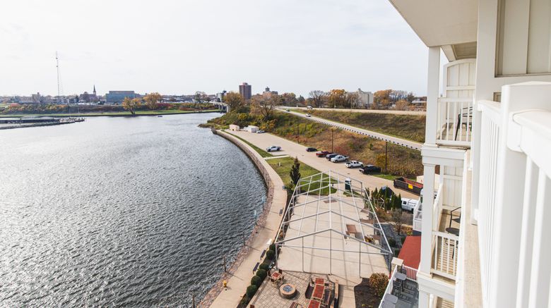 <b>The Inn At Harbor Shores Room</b>. Images powered by <a href="https://www.leonardoworldwide.com/" title="Leonardo Worldwide" target="_blank">Leonardo</a>.