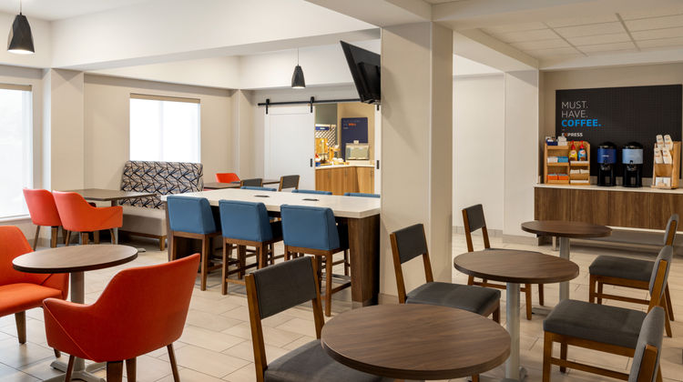 Holiday Inn Express Syracuse Airport Restaurant